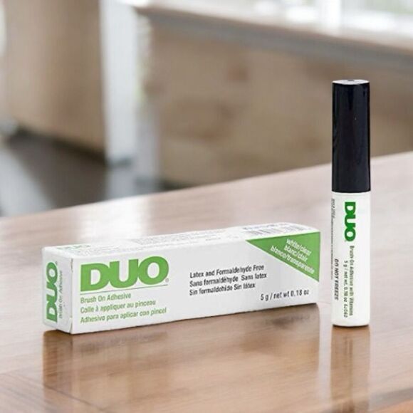 Duo Brush-On Strip Lash Adhesive Clear, 0.18 oz, 3-Pack - Picture 5 of 10
